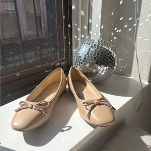 Elegant Tan Women's Flats